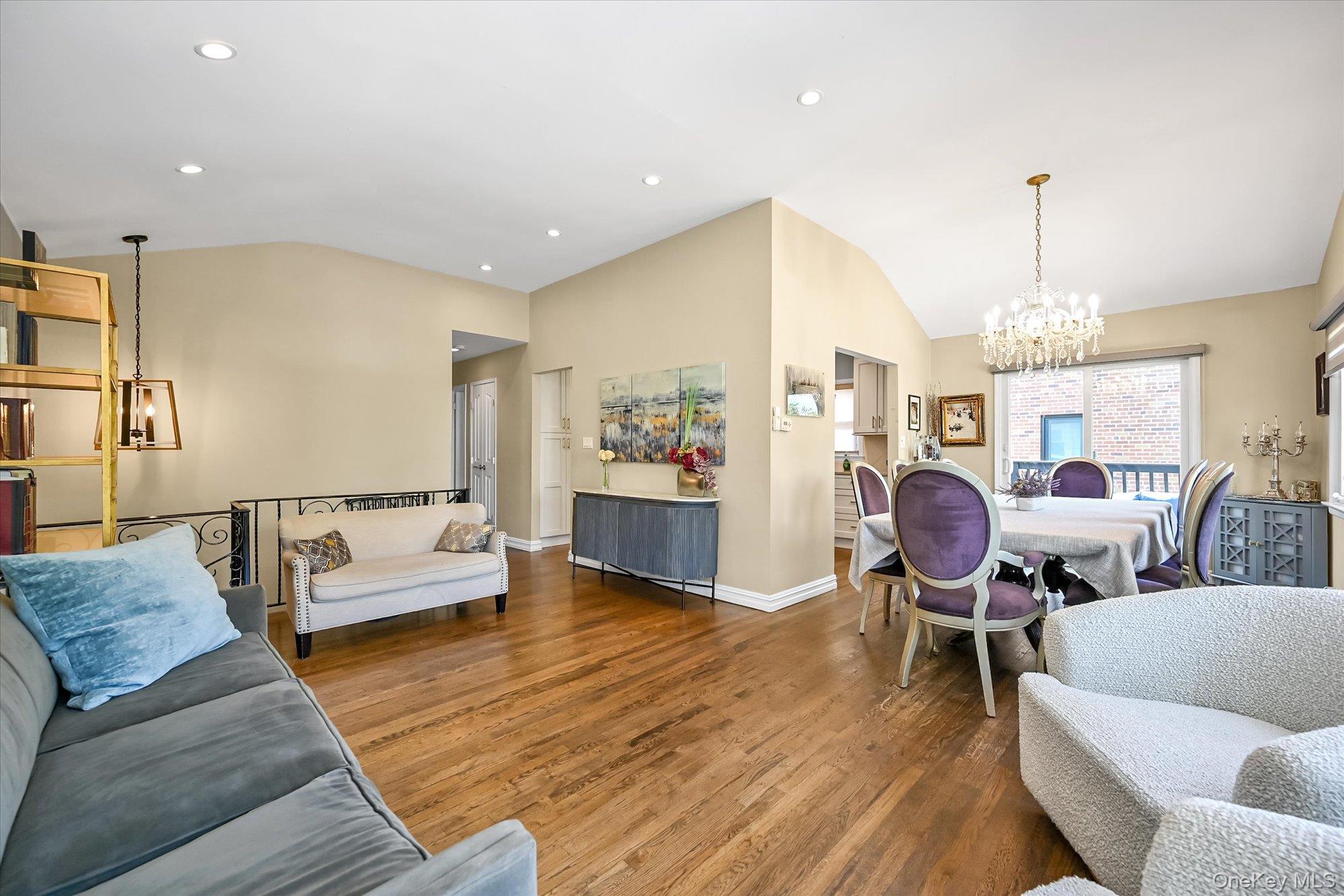 #11 photo, 505 Hicksville Road, クイーンズ区 Far Rockaway , NY 11691