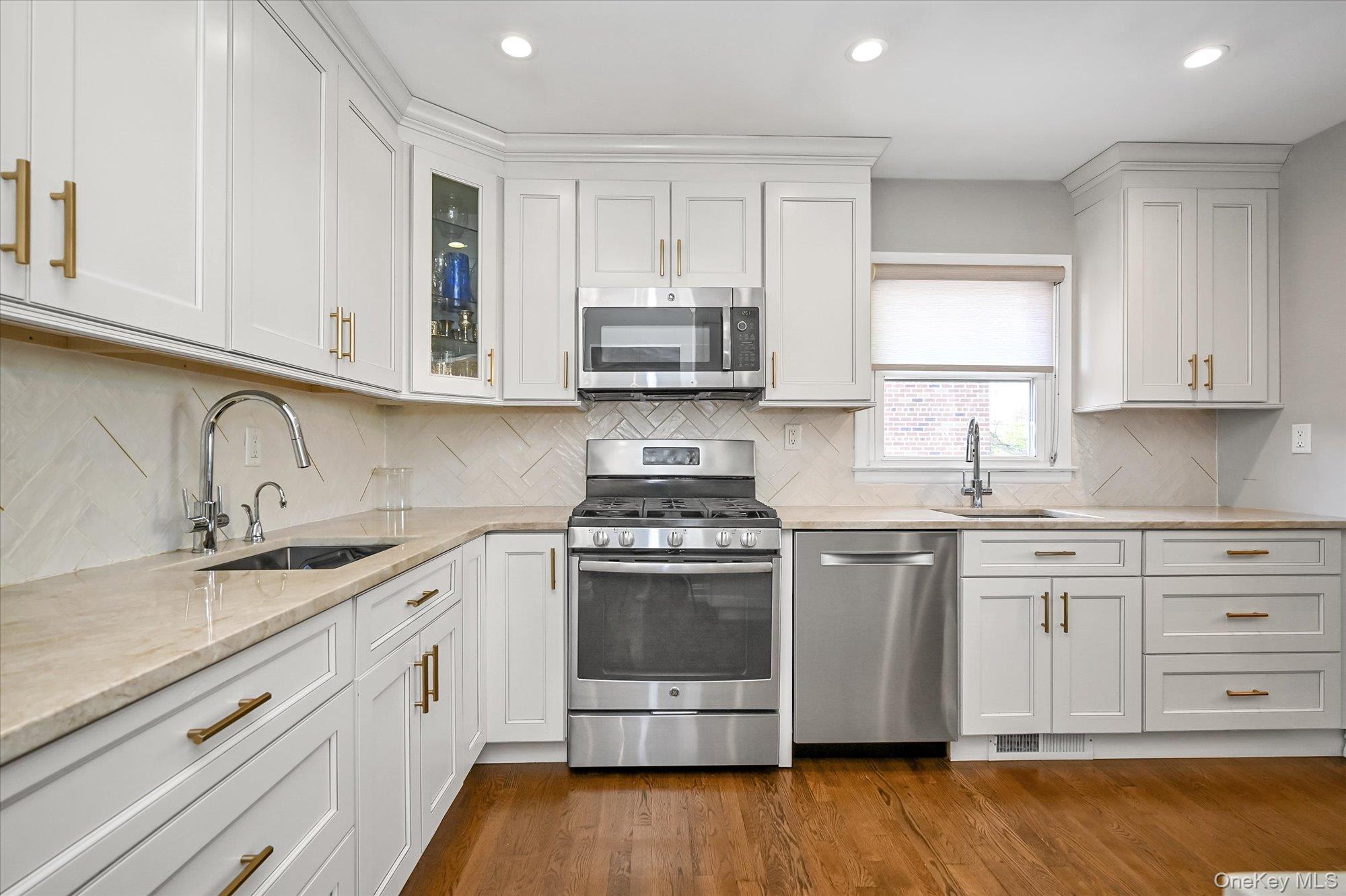 #14 photo, 505 Hicksville Road, クイーンズ区 Far Rockaway , NY 11691