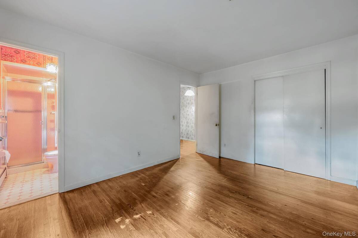 #10 photo, 11 Easterly Road, Hampton Bays , NY 11946