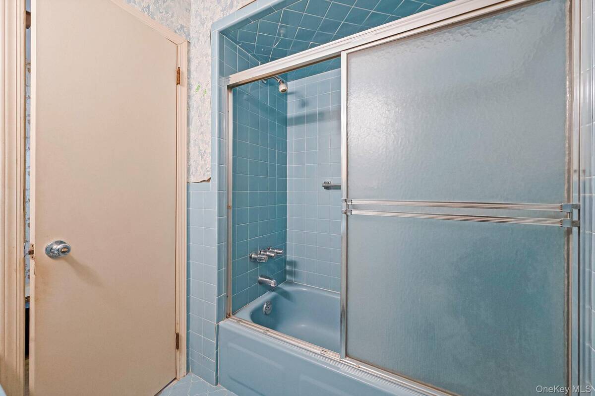 #15 photo, 11 Easterly Road, Hampton Bays , NY 11946