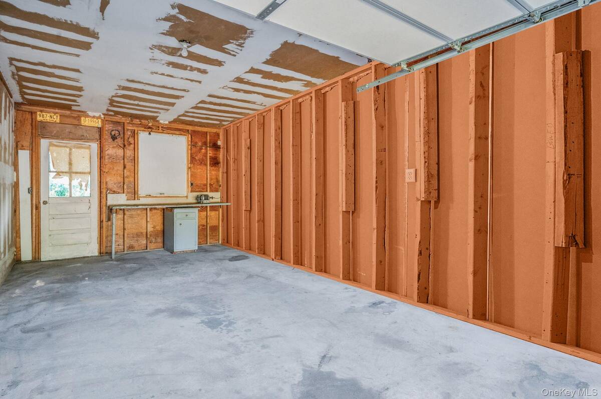 #21 photo, 11 Easterly Road, Hampton Bays , NY 11946