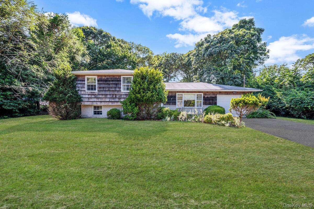 #23 photo, 11 Easterly Road, Hampton Bays , NY 11946