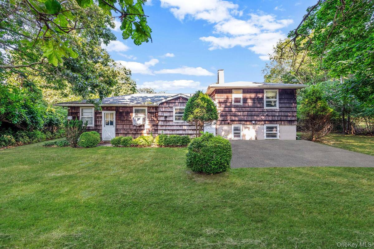 #27 photo, 11 Easterly Road, Hampton Bays , NY 11946