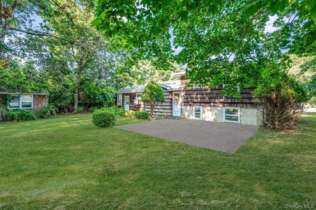 #28 photo, 11 Easterly Road, Hampton Bays , NY 11946