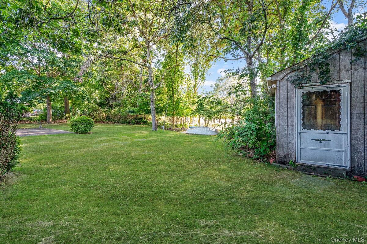 #29 photo, 11 Easterly Road, Hampton Bays , NY 11946