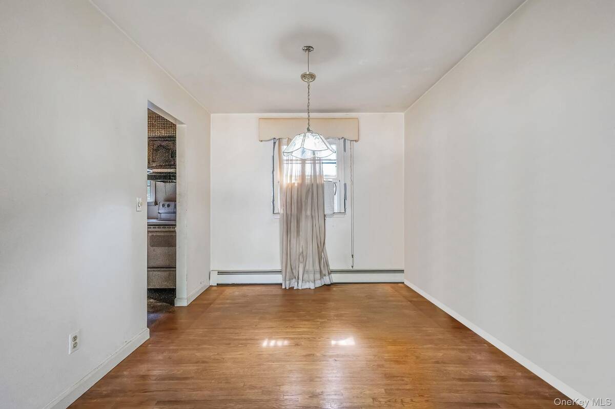 #6 photo, 11 Easterly Road, Hampton Bays , NY 11946