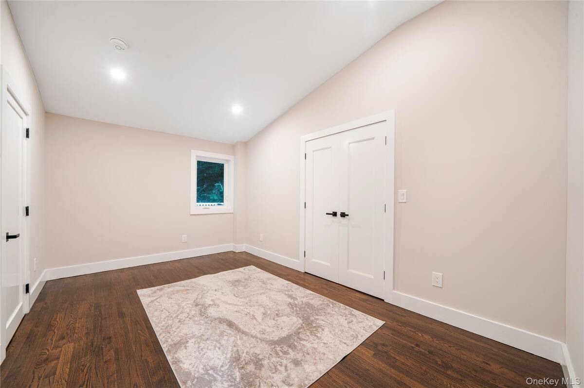 #21 photo, 390 E Main Street, サフォーク郡 Centerport , NY 11721