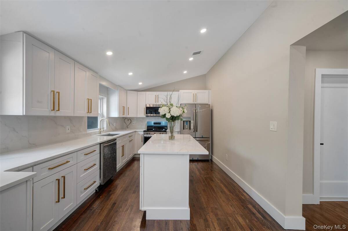 #7 photo, 390 E Main Street, サフォーク郡 Centerport , NY 11721