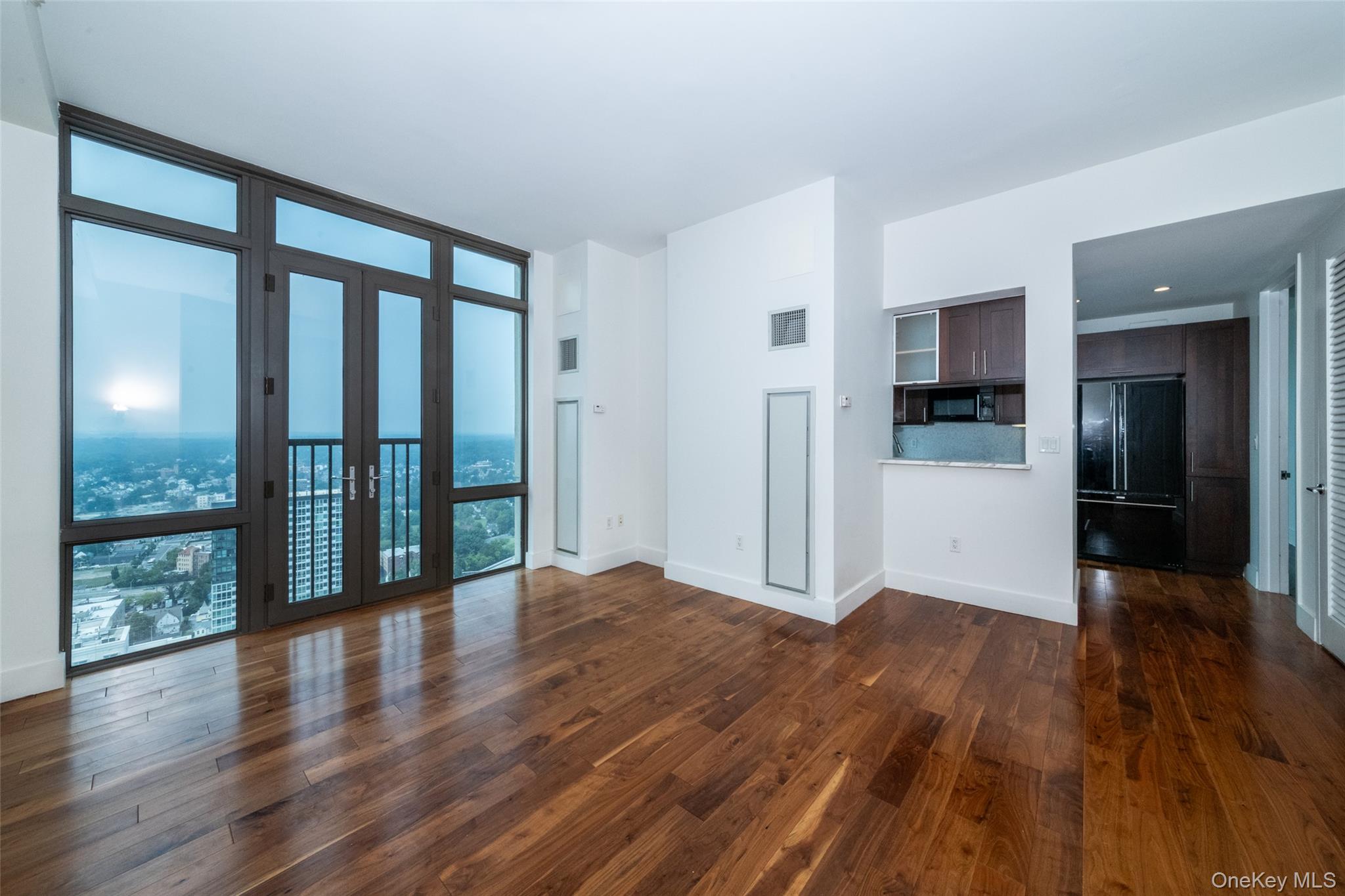 #2 photo, 175 Huguenot Street, New Rochelle , NY 10801