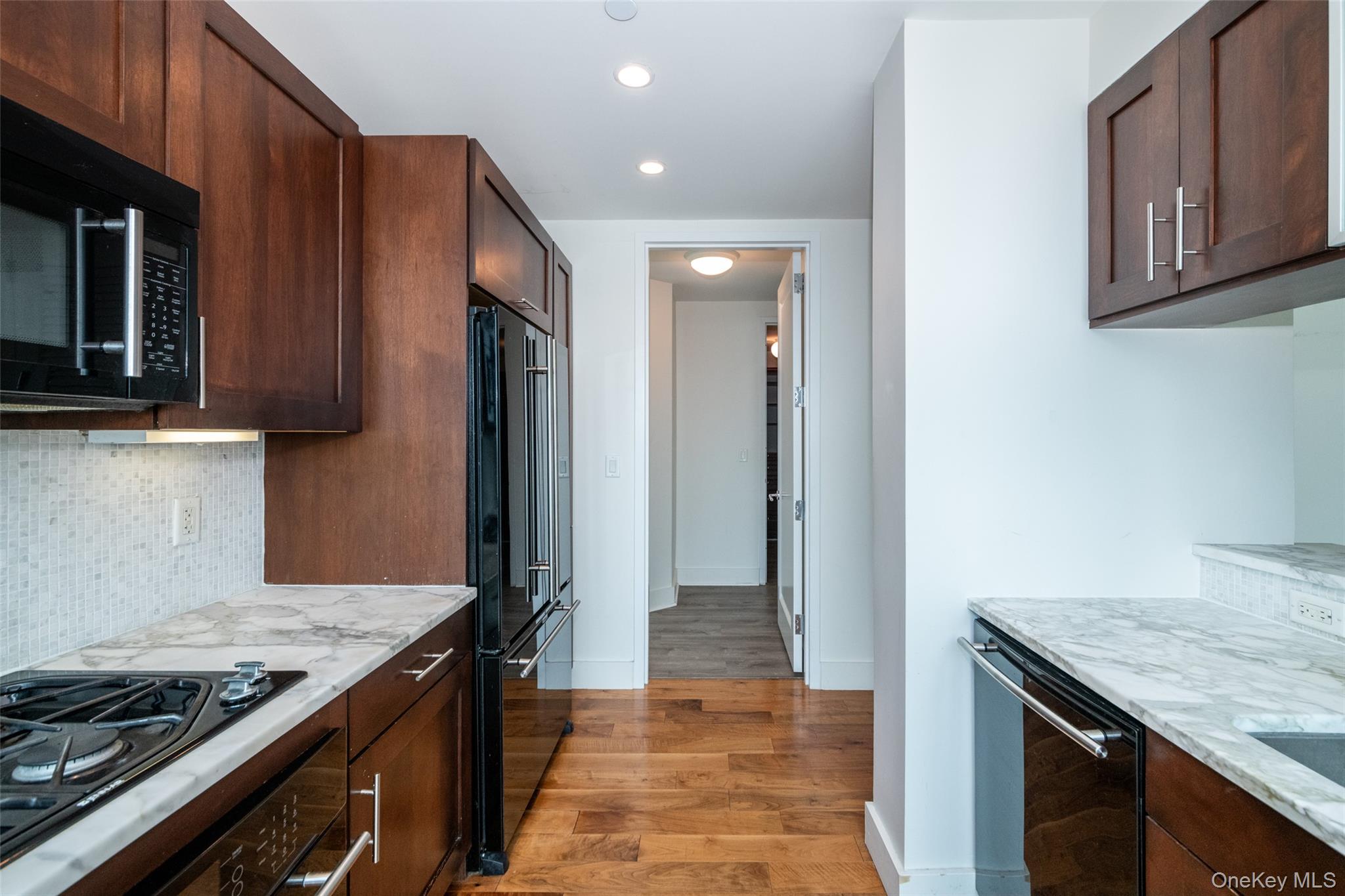 #5 photo, 175 Huguenot Street, New Rochelle , NY 10801