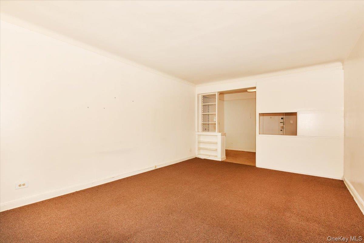 #10 photo, 6574 Saunders Street, クイーンズ区 Rego Park , NY 11374