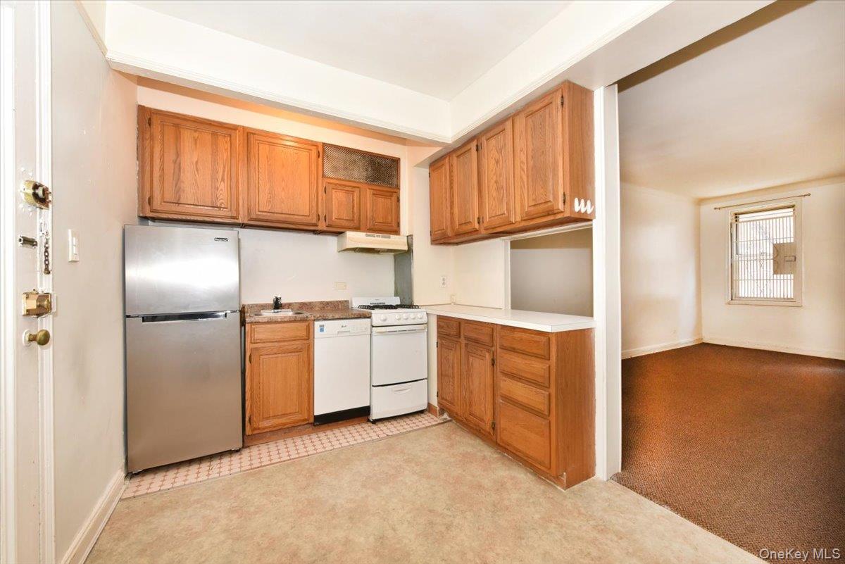 #12 photo, 6574 Saunders Street, クイーンズ区 Rego Park , NY 11374