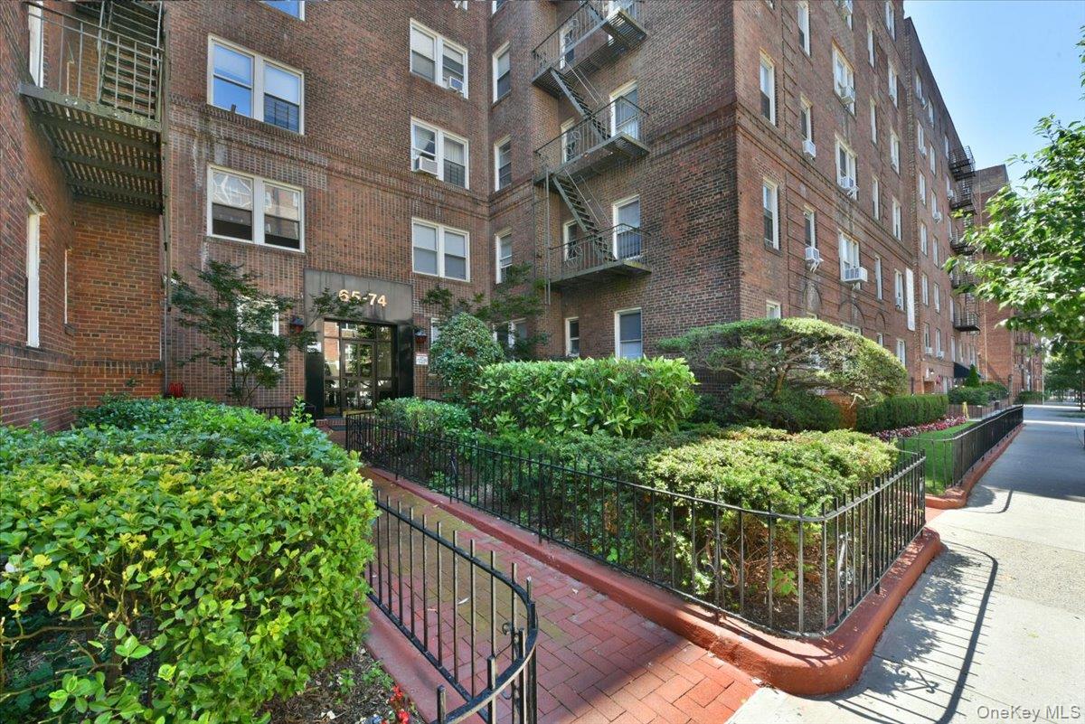 #2 photo, 6574 Saunders Street, クイーンズ区 Rego Park , NY 11374