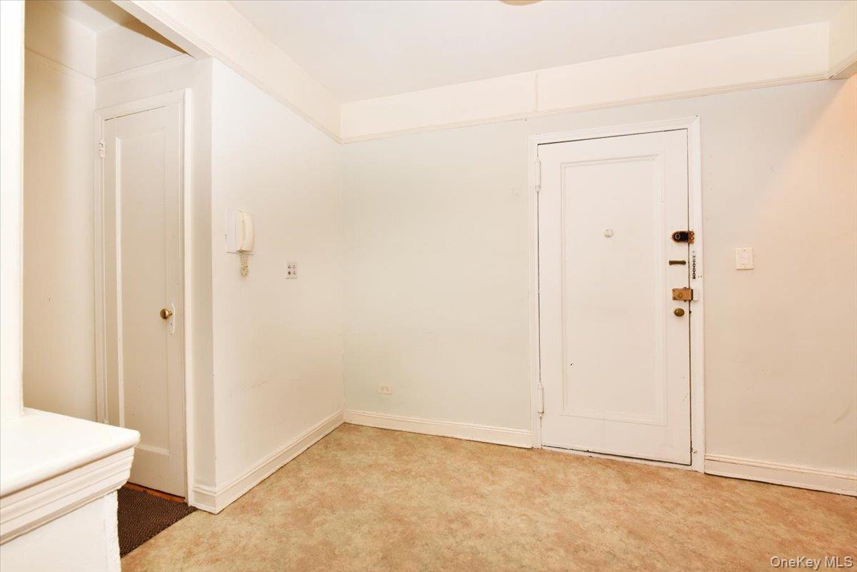 #6 photo, 6574 Saunders Street, クイーンズ区 Rego Park , NY 11374