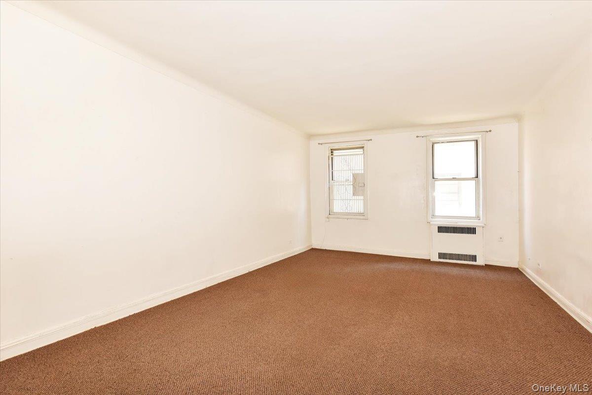 #8 photo, 6574 Saunders Street, クイーンズ区 Rego Park , NY 11374