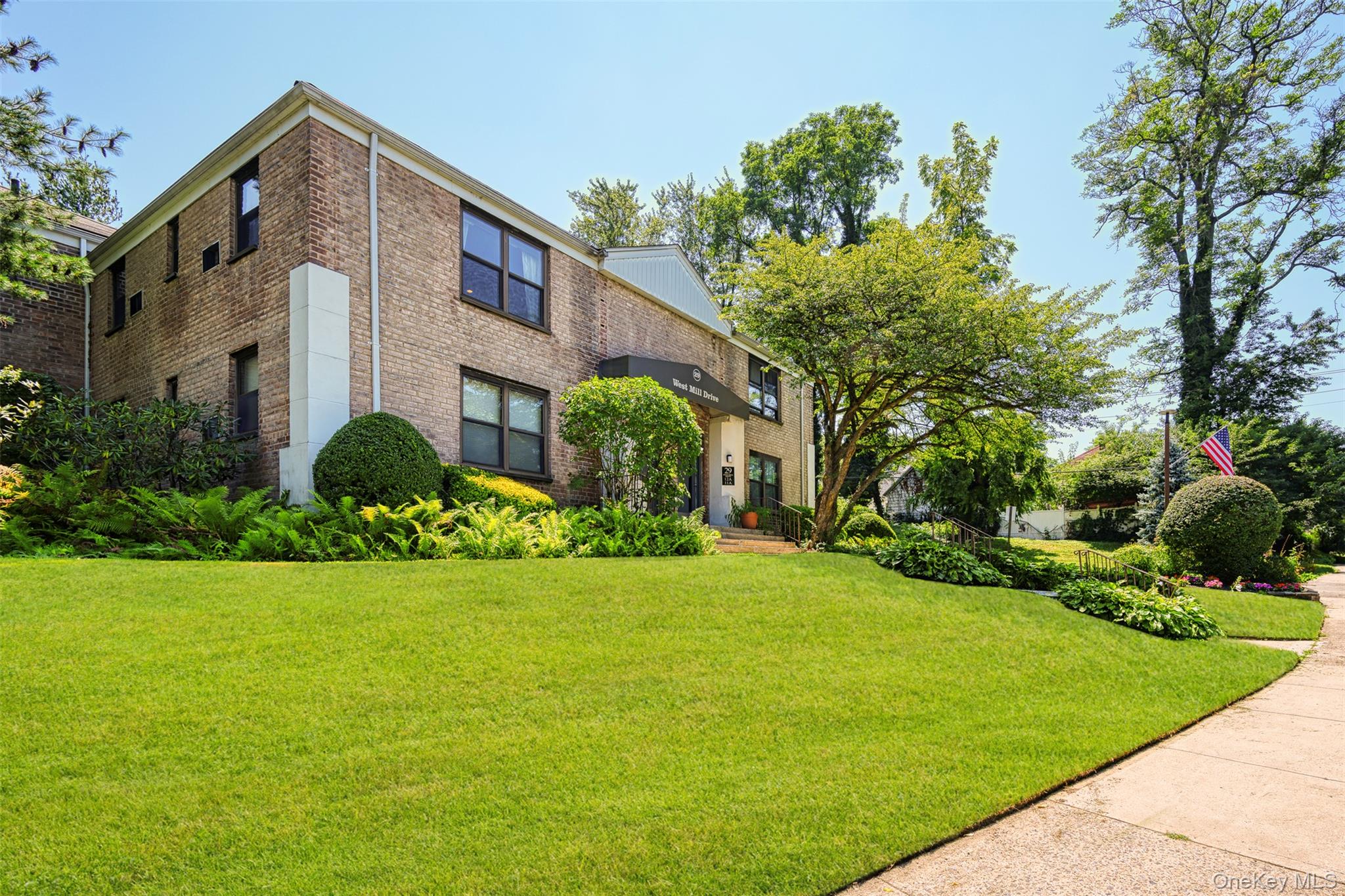 #1 photo, 29 West Mill Drive, ナッソー郡 Great Neck , NY 11021