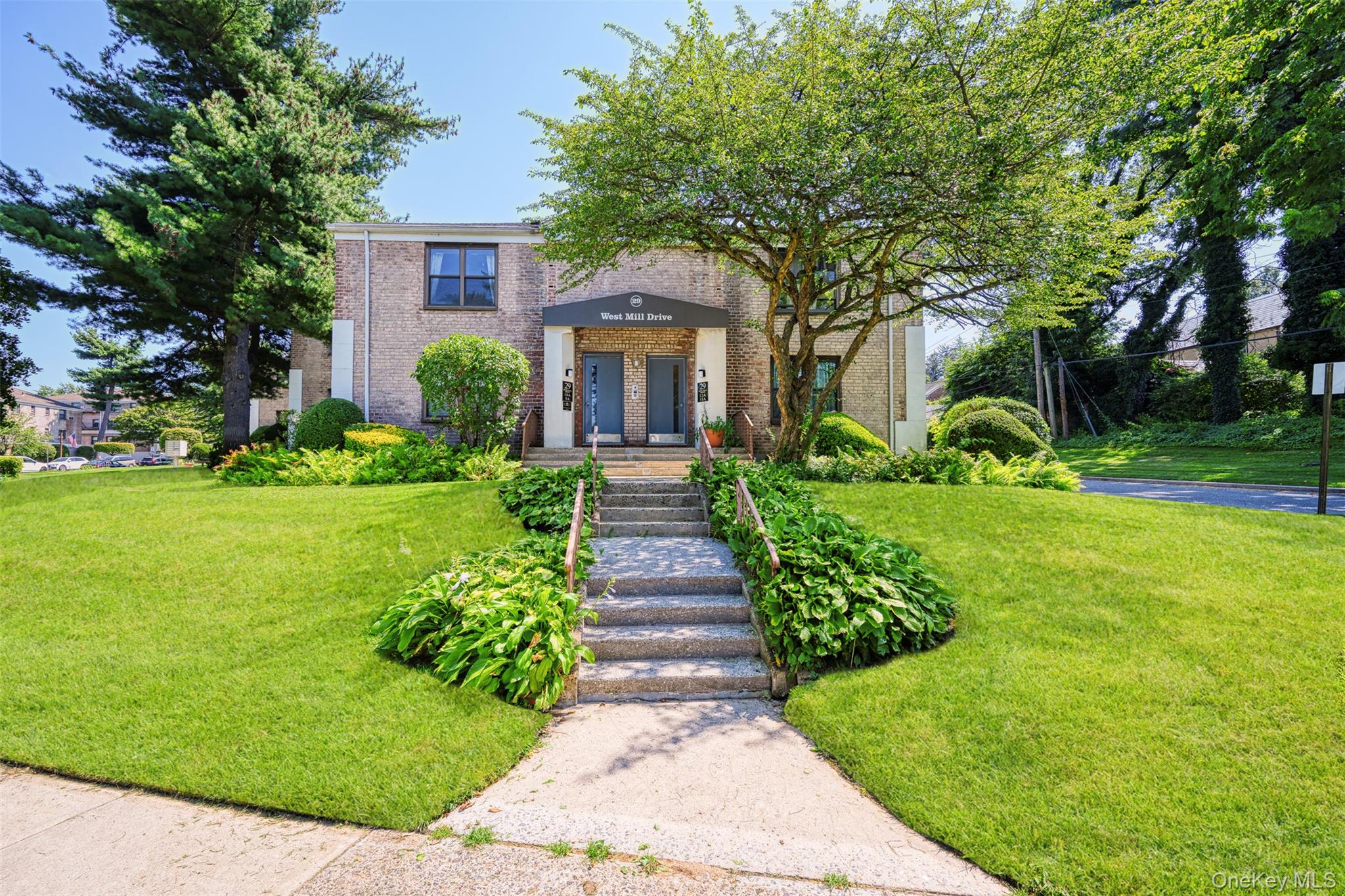 #2 photo, 29 West Mill Drive, ナッソー郡 Great Neck , NY 11021