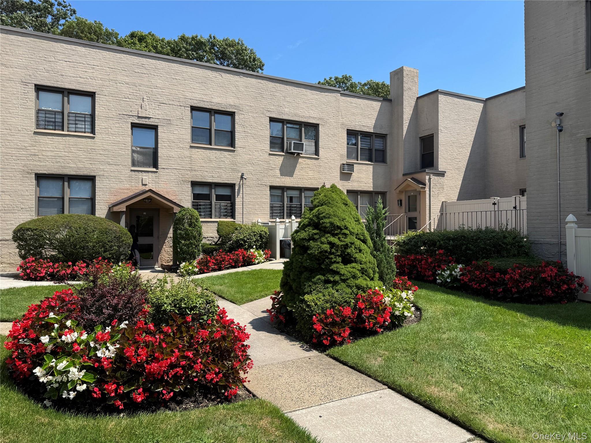 #1 photo, 276 Cedarhurst Avenue, ナッソー郡 Cedarhurst , NY 11516