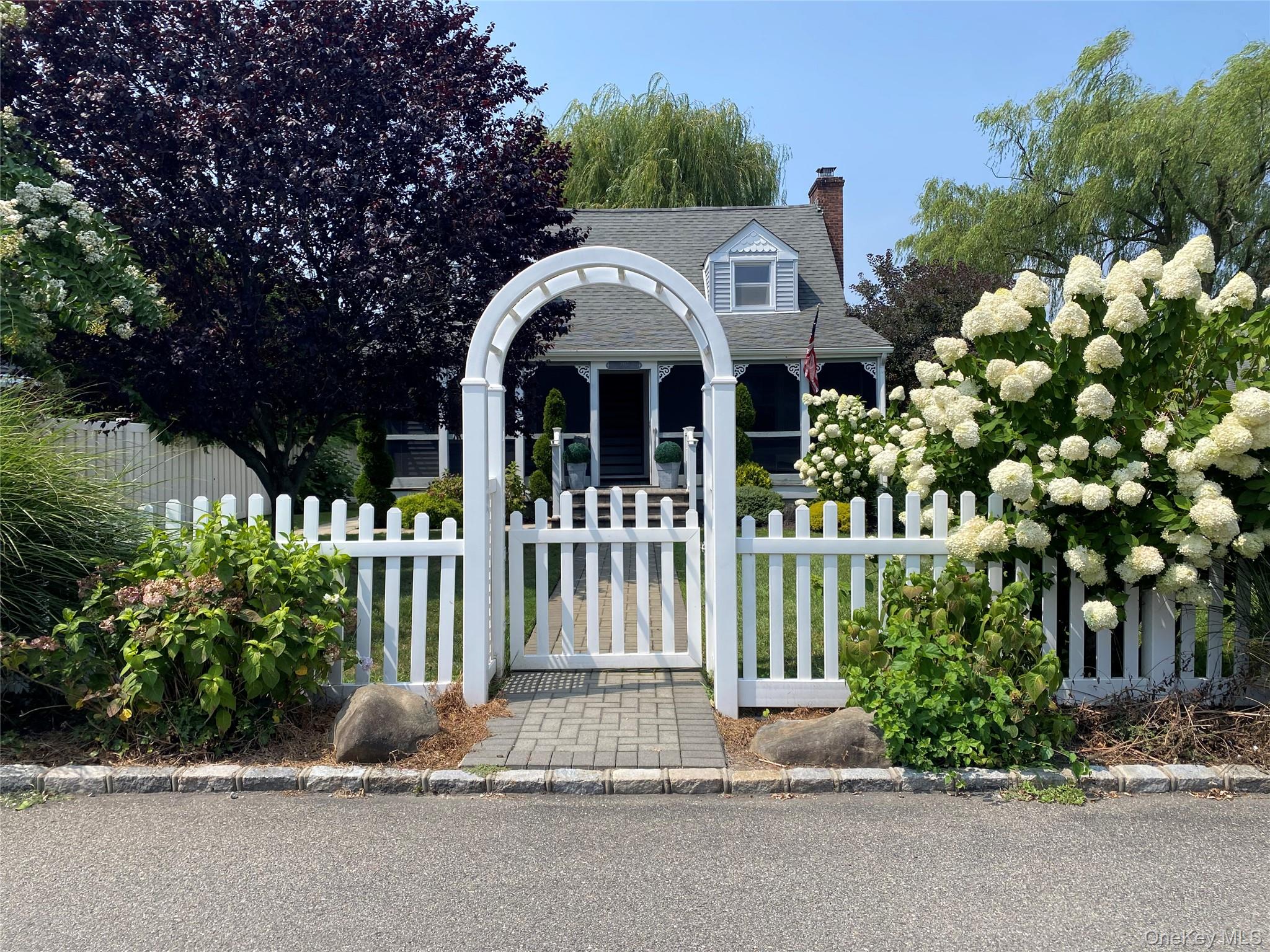 #1 photo, 3937 John Lane, ナッソー郡 Seaford , NY 11783