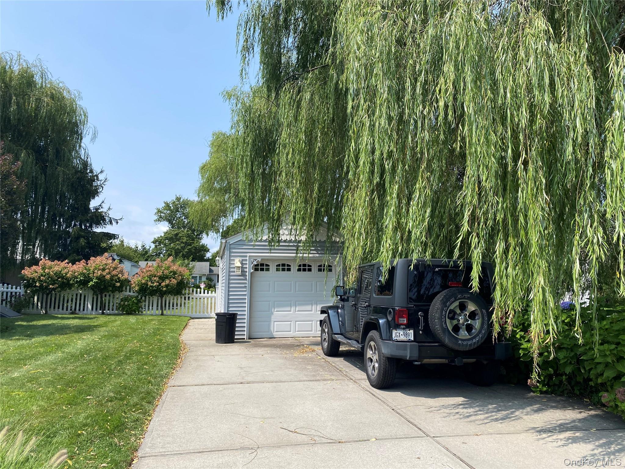 #3 photo, 3937 John Lane, ナッソー郡 Seaford , NY 11783