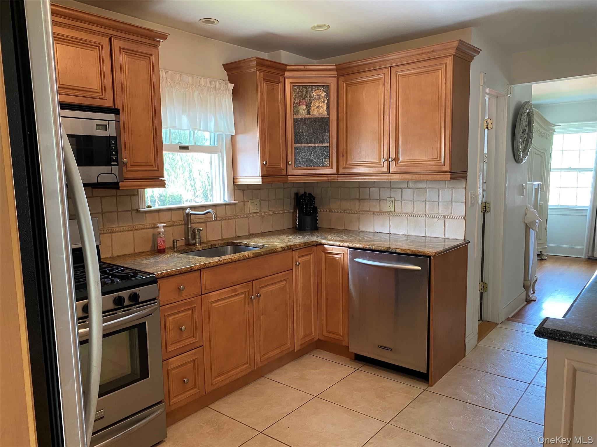 #6 photo, 3937 John Lane, ナッソー郡 Seaford , NY 11783