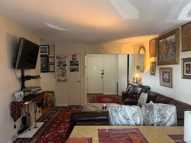 #14 photo, 42-30 Douglaston Parkway, Douglaston , NY 11363