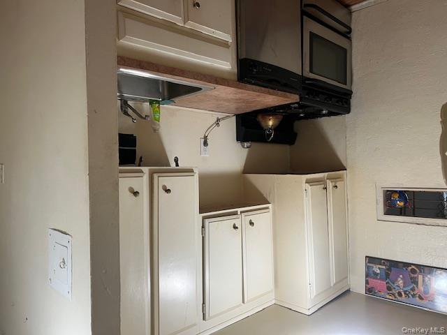 #16 photo, 42-30 Douglaston Parkway, Douglaston , NY 11363