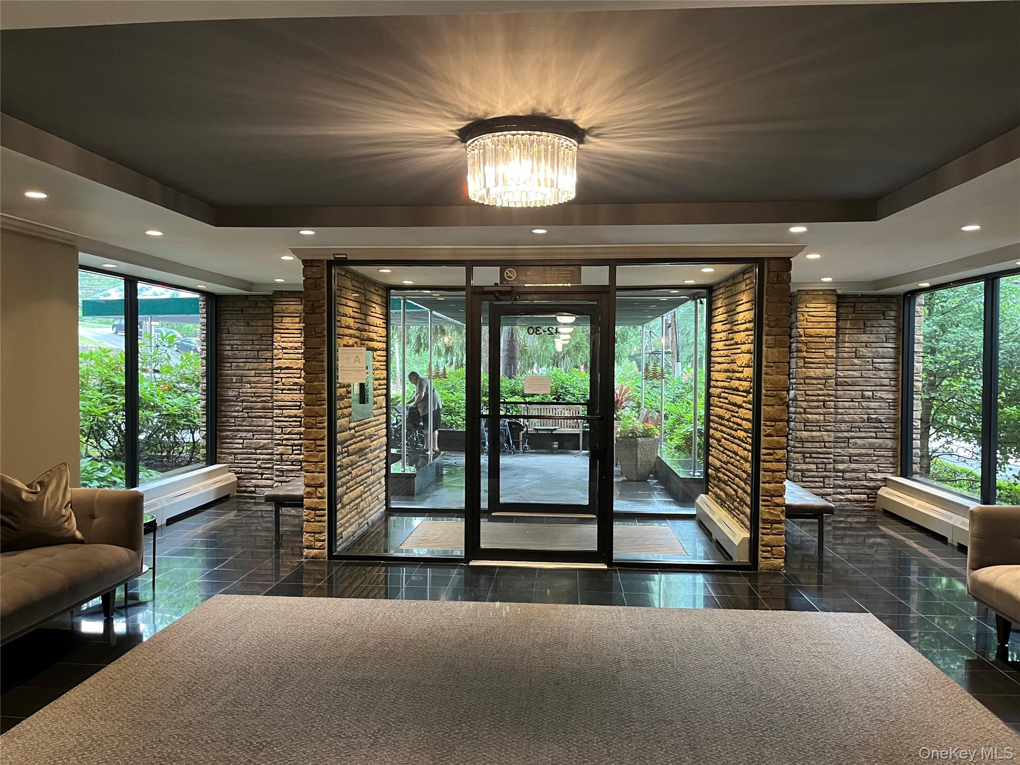 #2 photo, 42-30 Douglaston Parkway, クイーンズ区 Douglaston , NY 11363