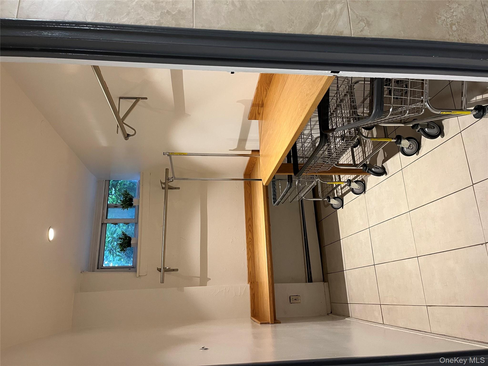 #8 photo, 42-30 Douglaston Parkway, クイーンズ区 Douglaston , NY 11363