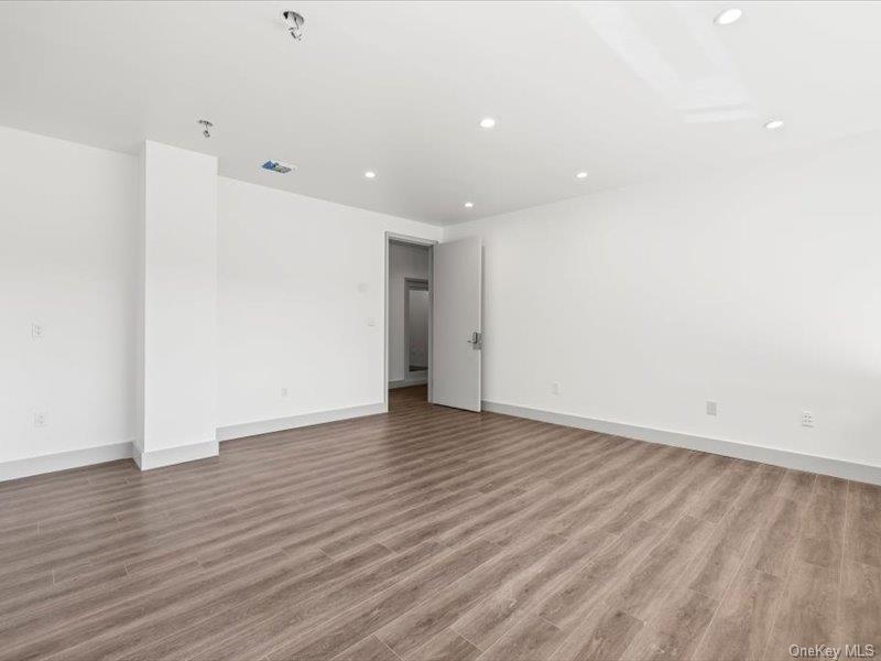 #18 photo, 307 E Shore Road, ナッソー郡 Great Neck , NY 11023