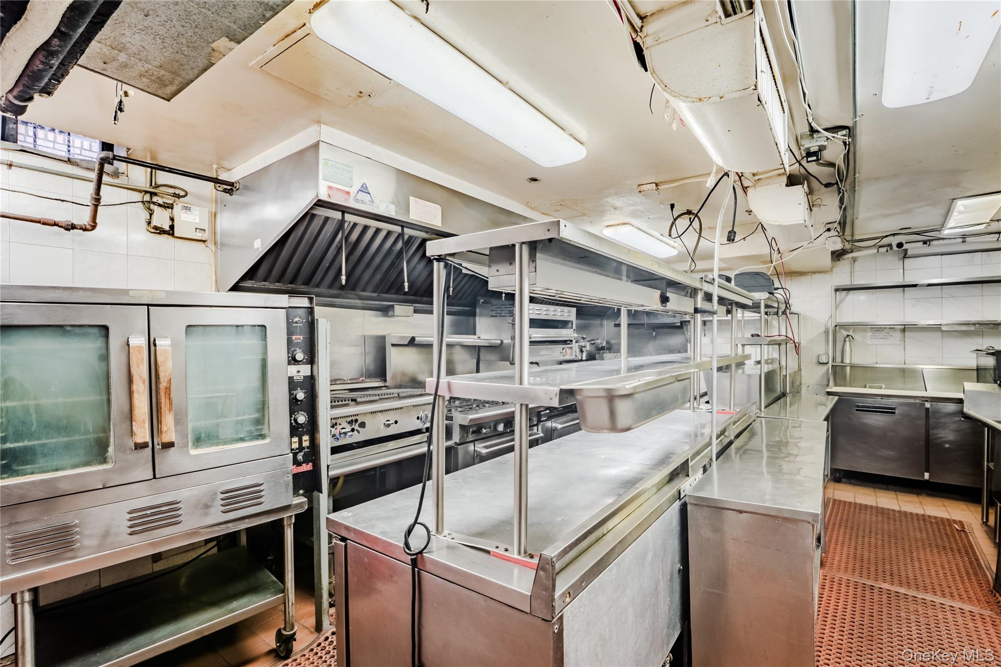 #14 photo, 37-11/37-13 30th Avenue, クイーンズ区 Astoria , NY 11103