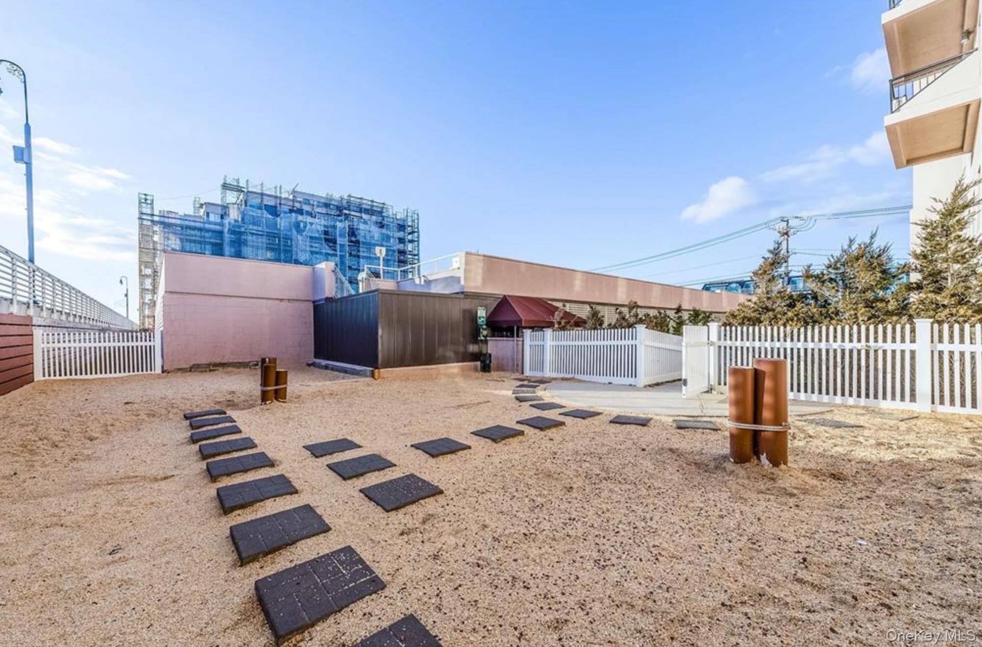 #20 photo, 100 W Broadway, ナッソー郡 Long Beach , NY 11561