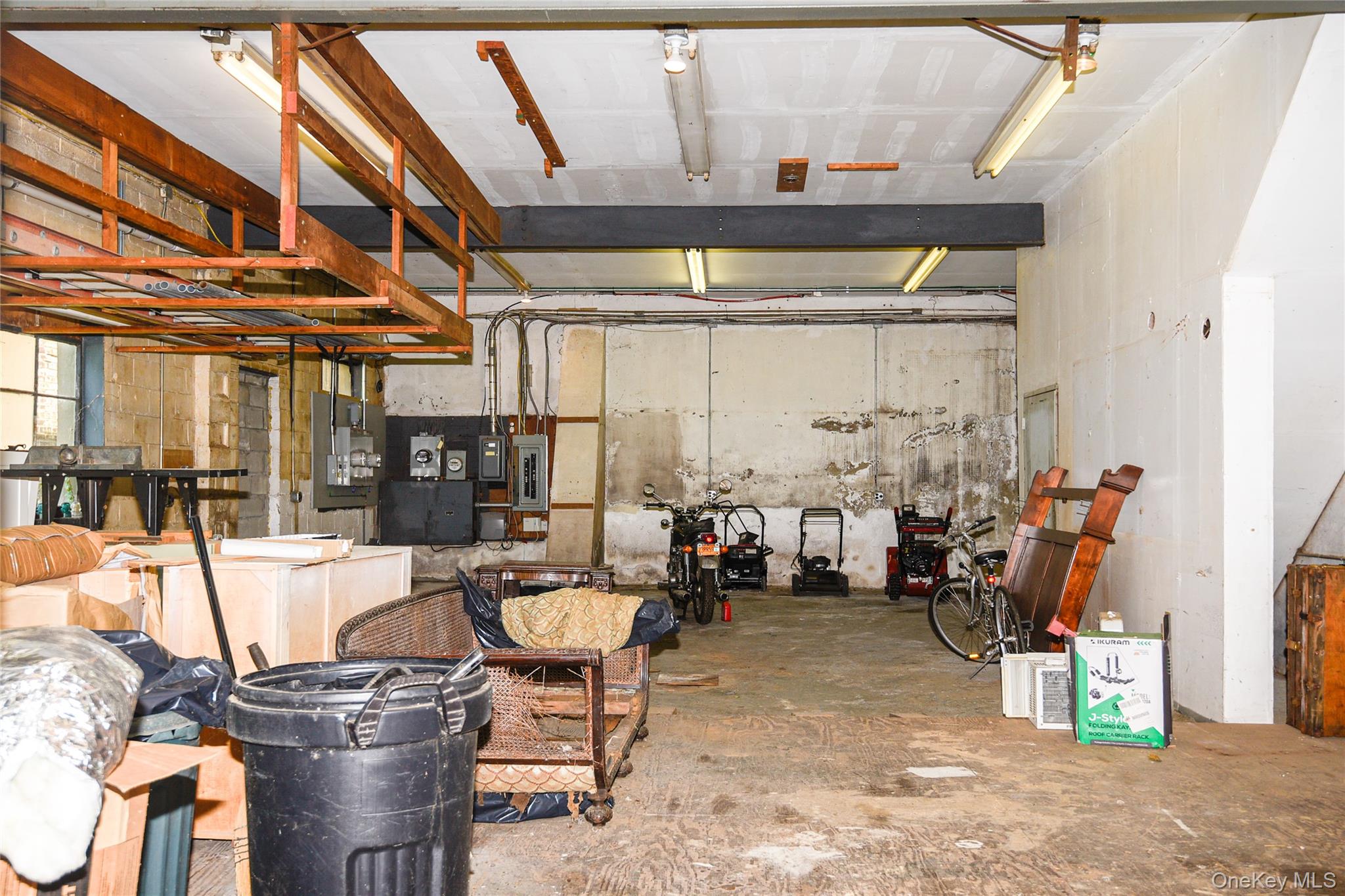 #17 photo, 56 A & B SHORE Road, ナッソー郡 Glenwood Landing , NY 11547