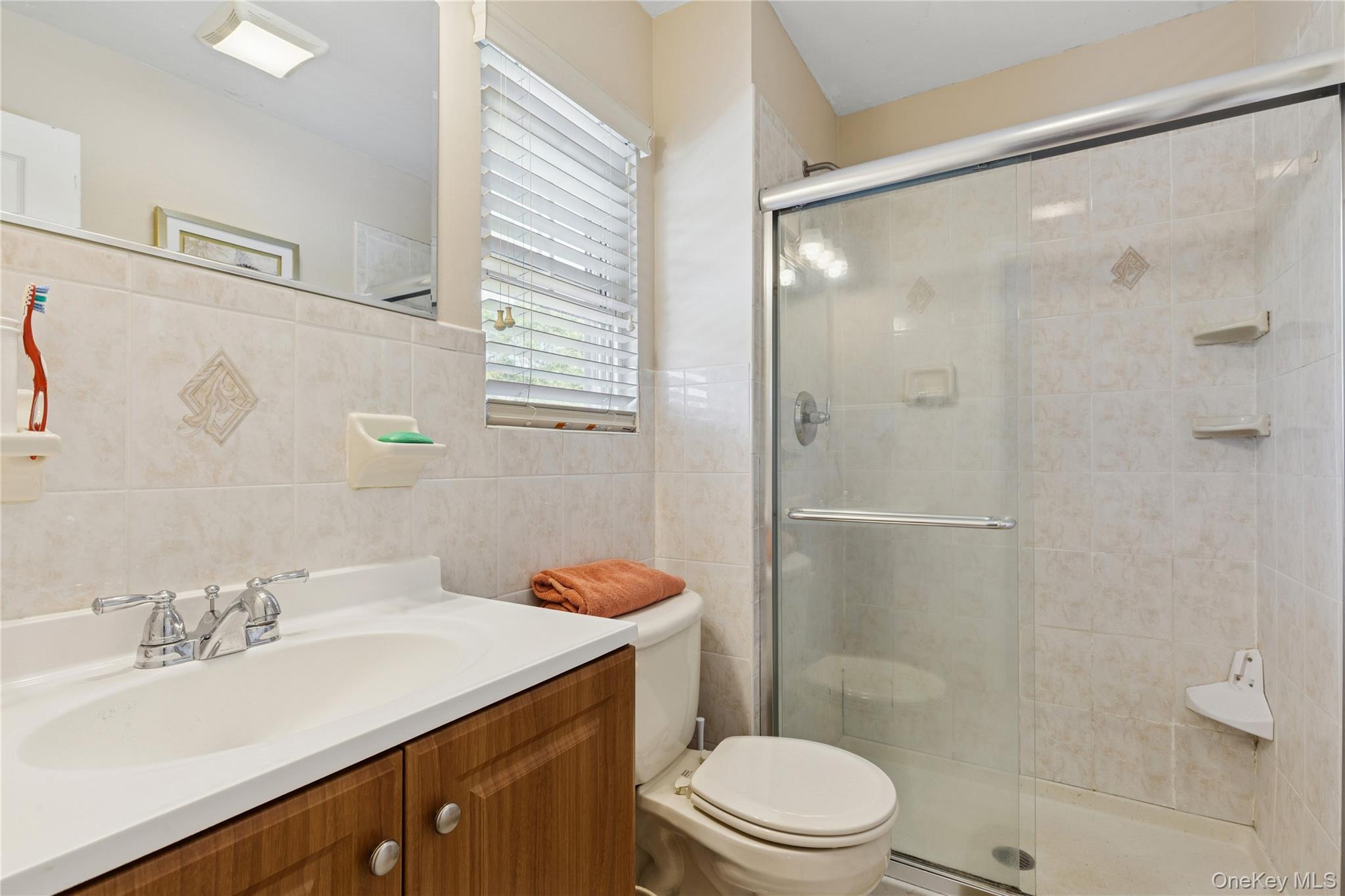 #16 photo, 7 Mark Lane, Farmingville , NY 11738