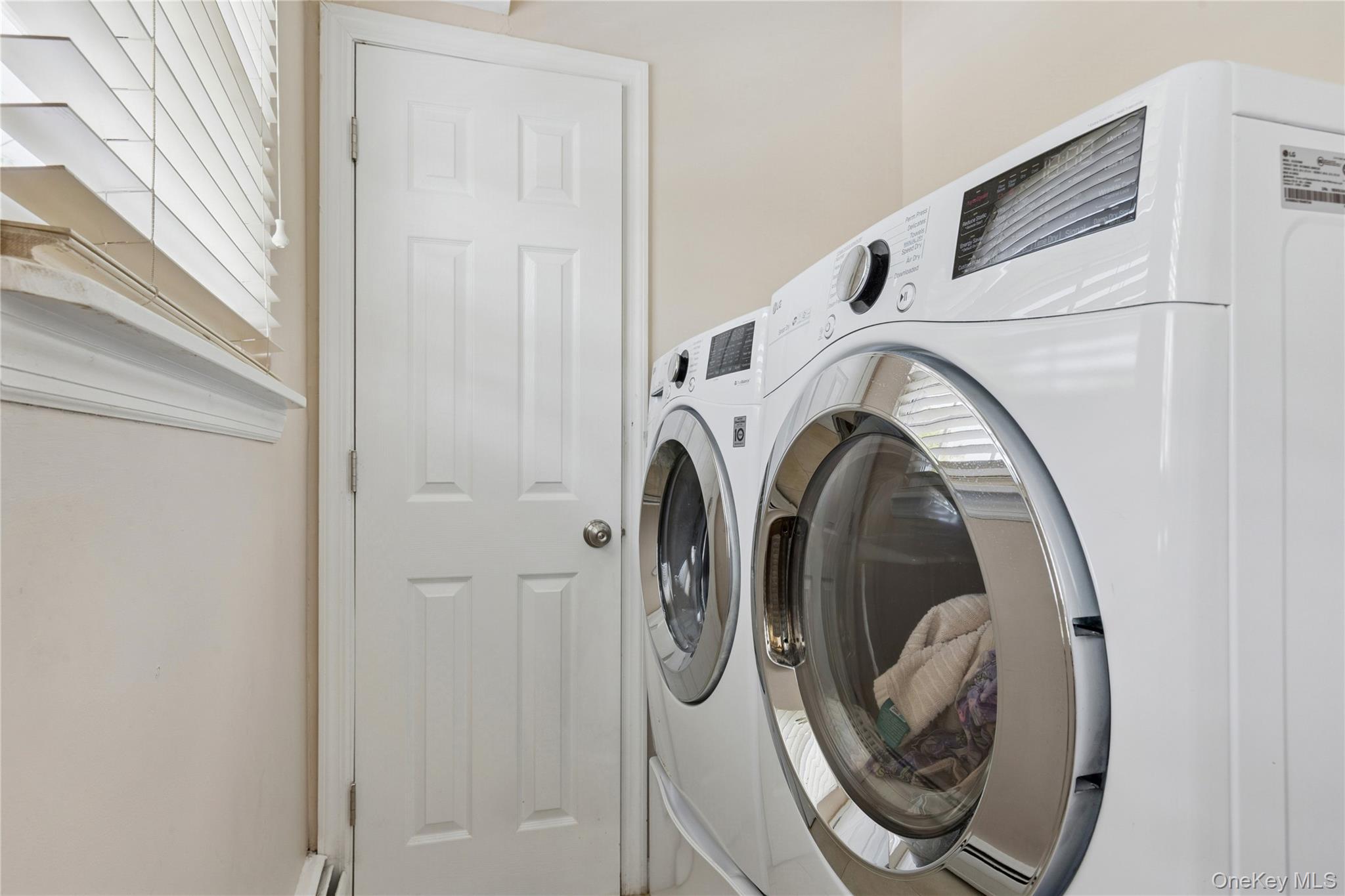 #18 photo, 7 Mark Lane, Farmingville , NY 11738