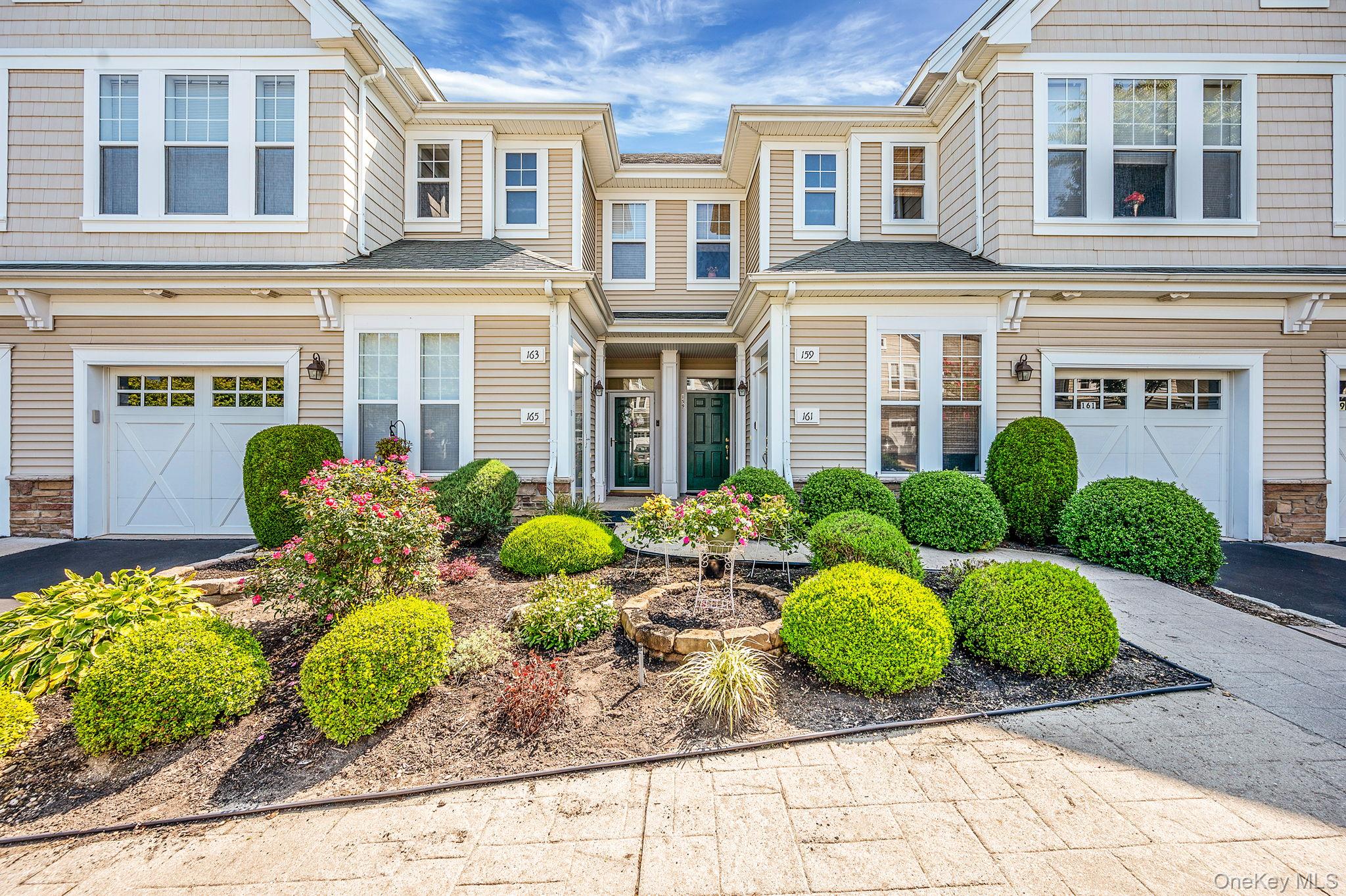 #1 photo, 159 Symphony Drive, सफ़ोक काउंटी Lake Grove , NY 11755