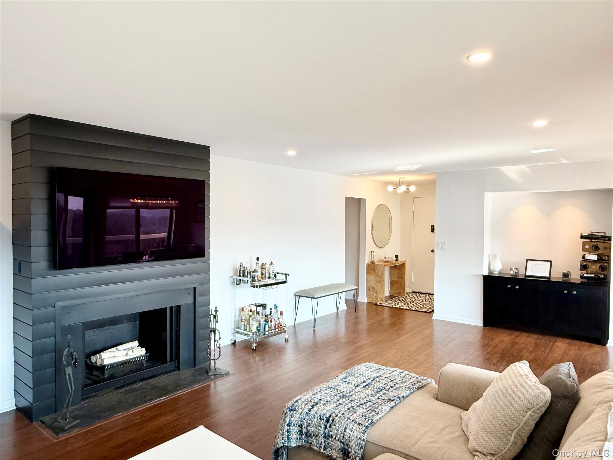 #1 photo, 400 High Point Drive, Hartsdale , NY 10530