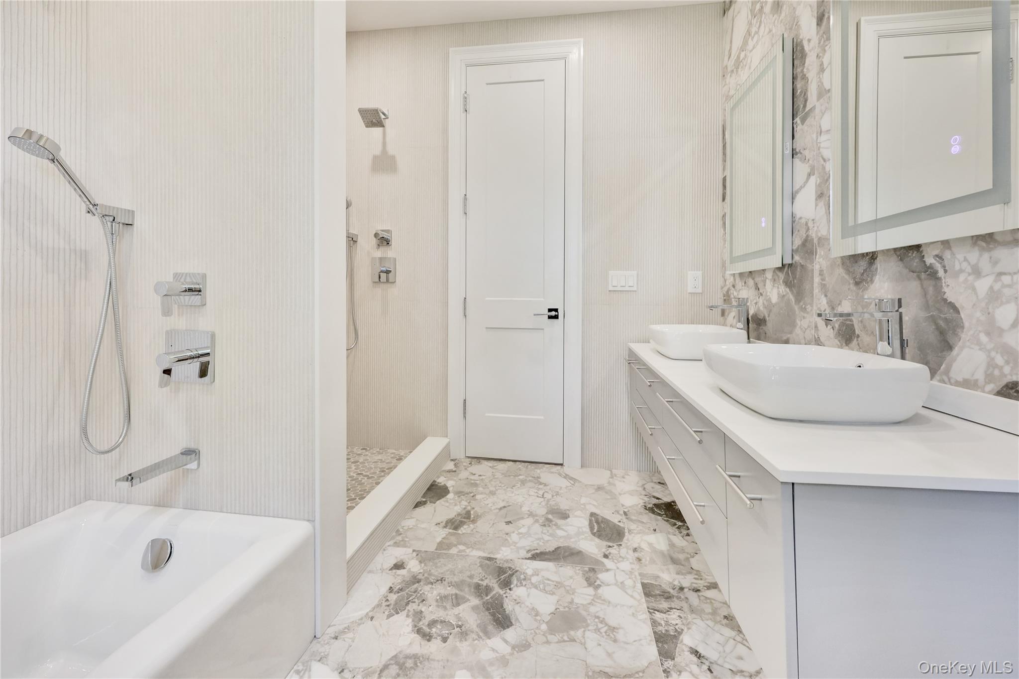 #14 photo, 8 Sealy Drive, ナッソー郡 Lawrence , NY 11559