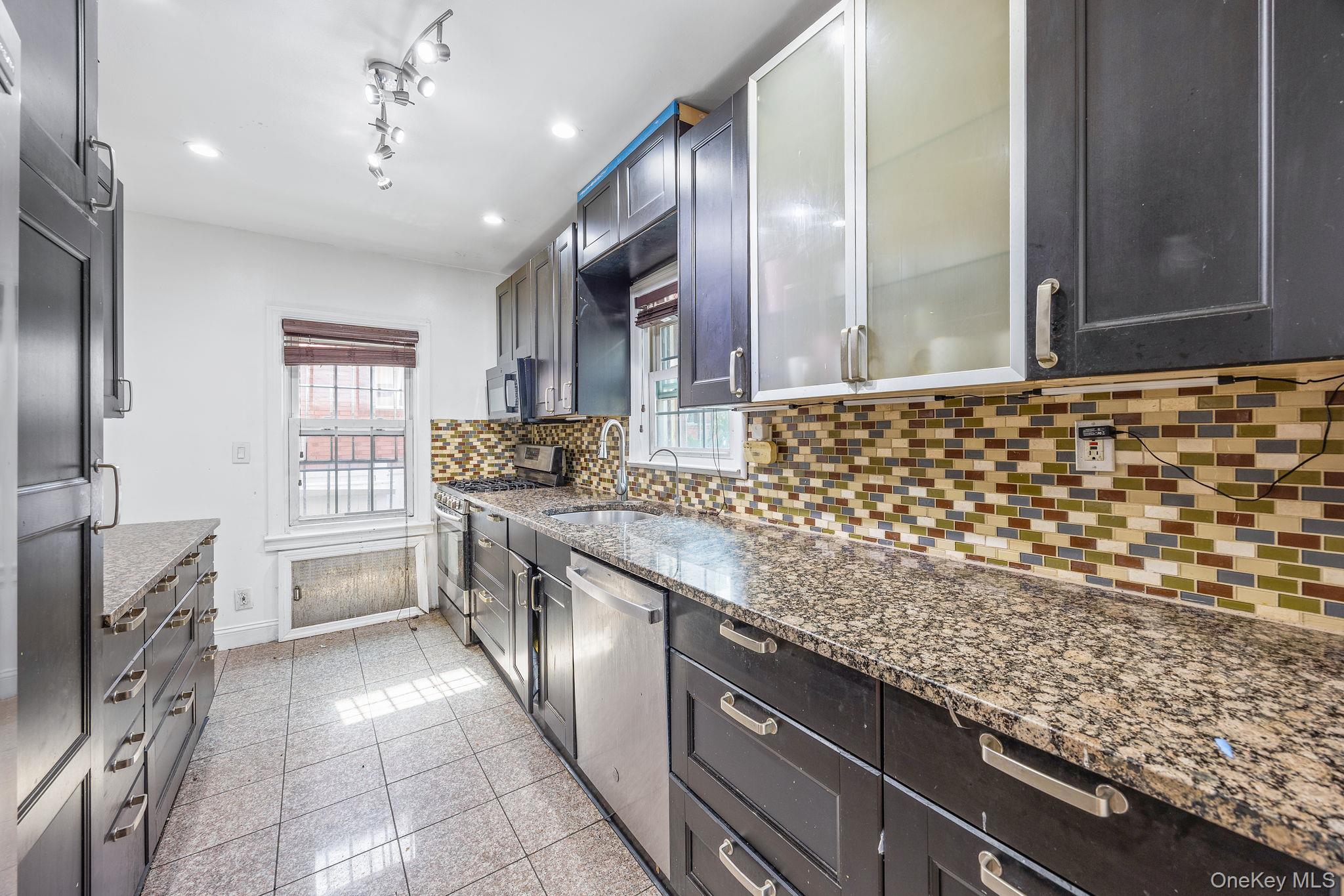 #11 photo, 19703 McLaughlin Avenue, クイーンズ区 Holliswood , NY 11423