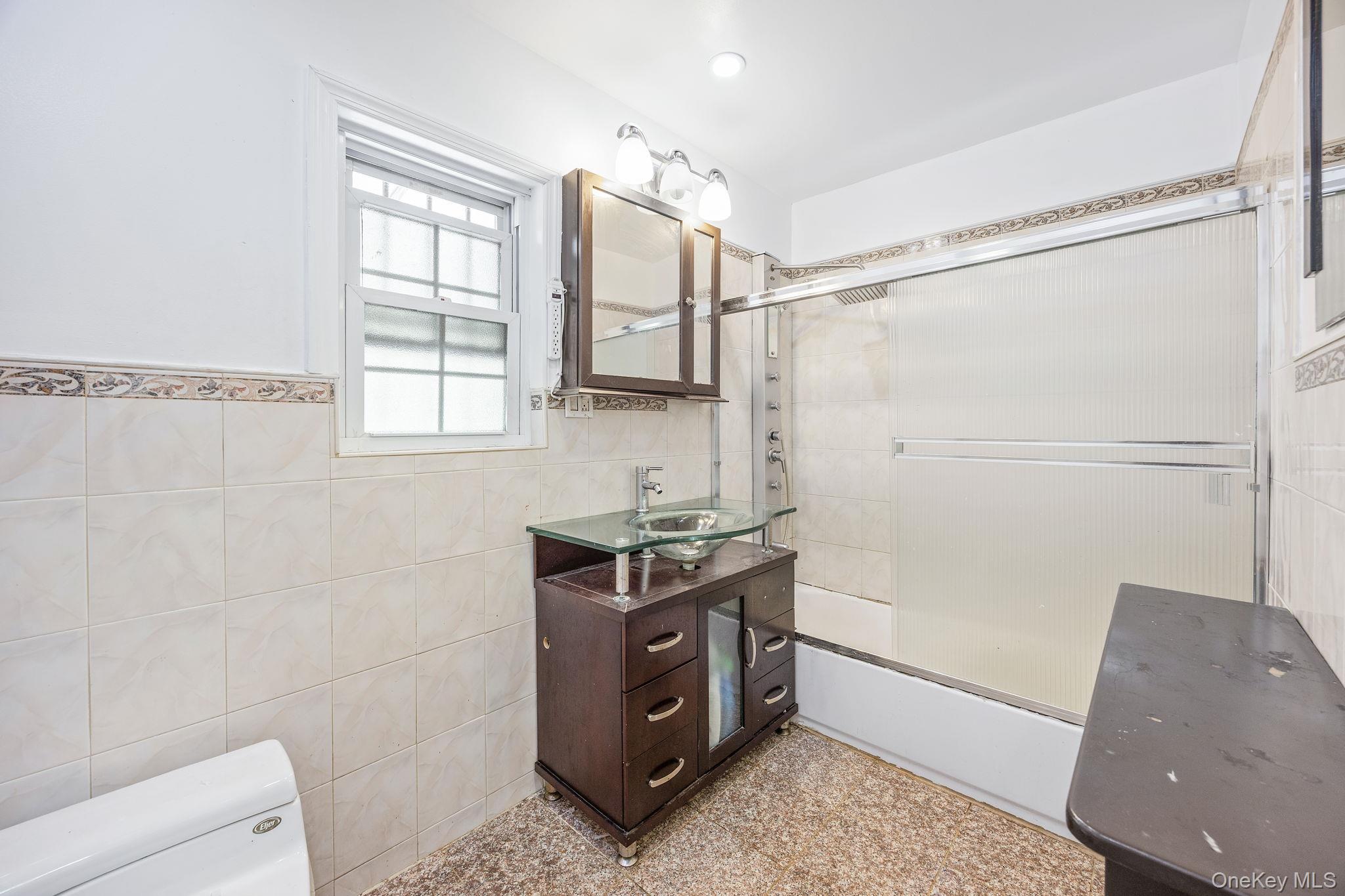 #12 photo, 19703 McLaughlin Avenue, クイーンズ区 Holliswood , NY 11423