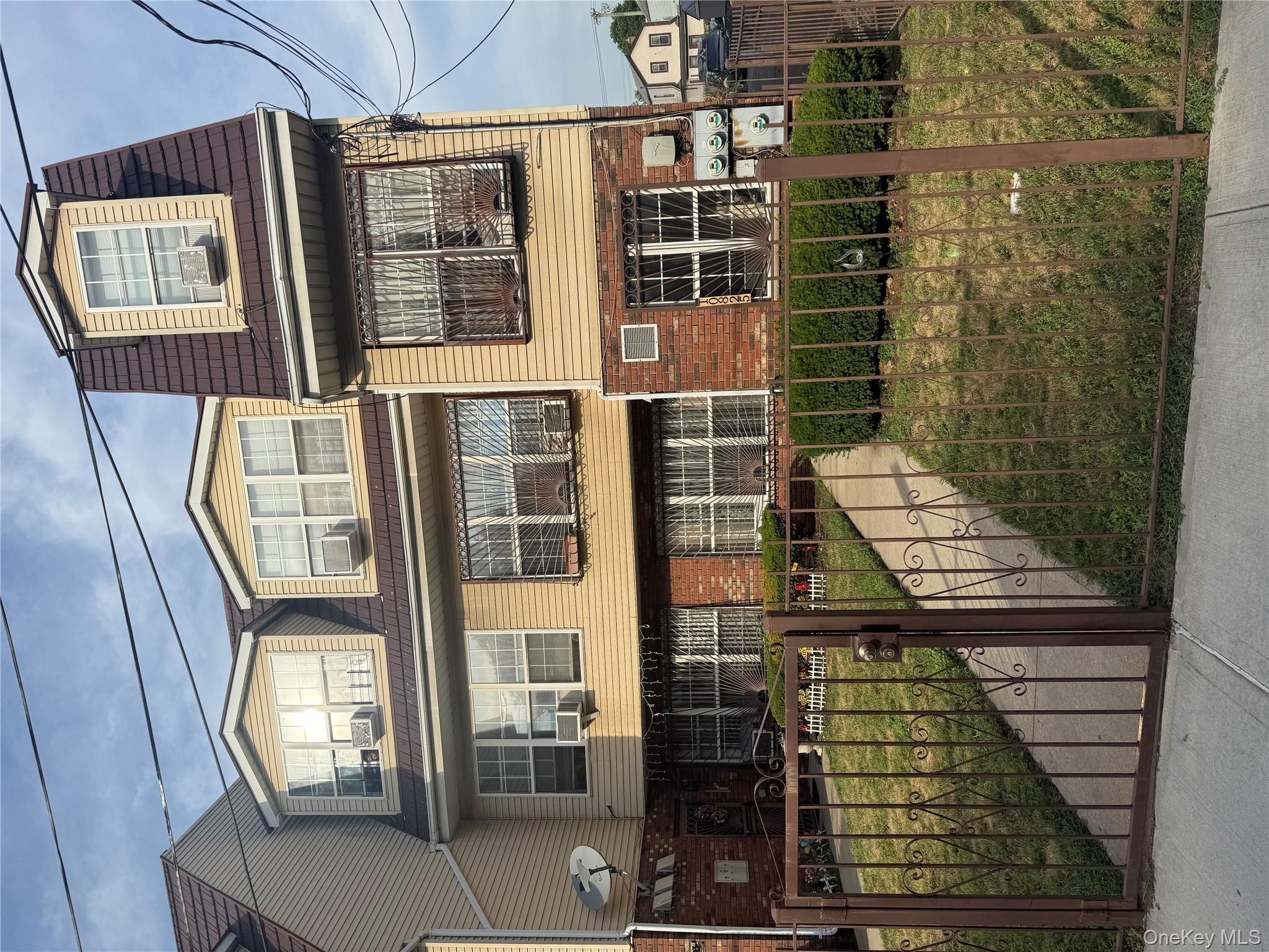 #1 photo, 108-25 160th Street, クイーンズ区 Jamaica , NY 11433