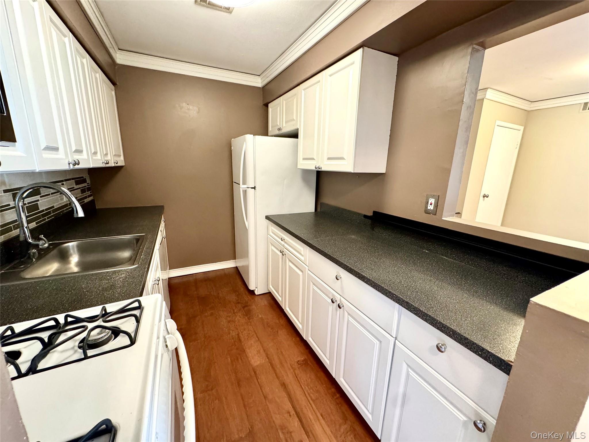 #5 photo, 138 N Pointe Circle, サフォーク郡 Coram , NY 11727