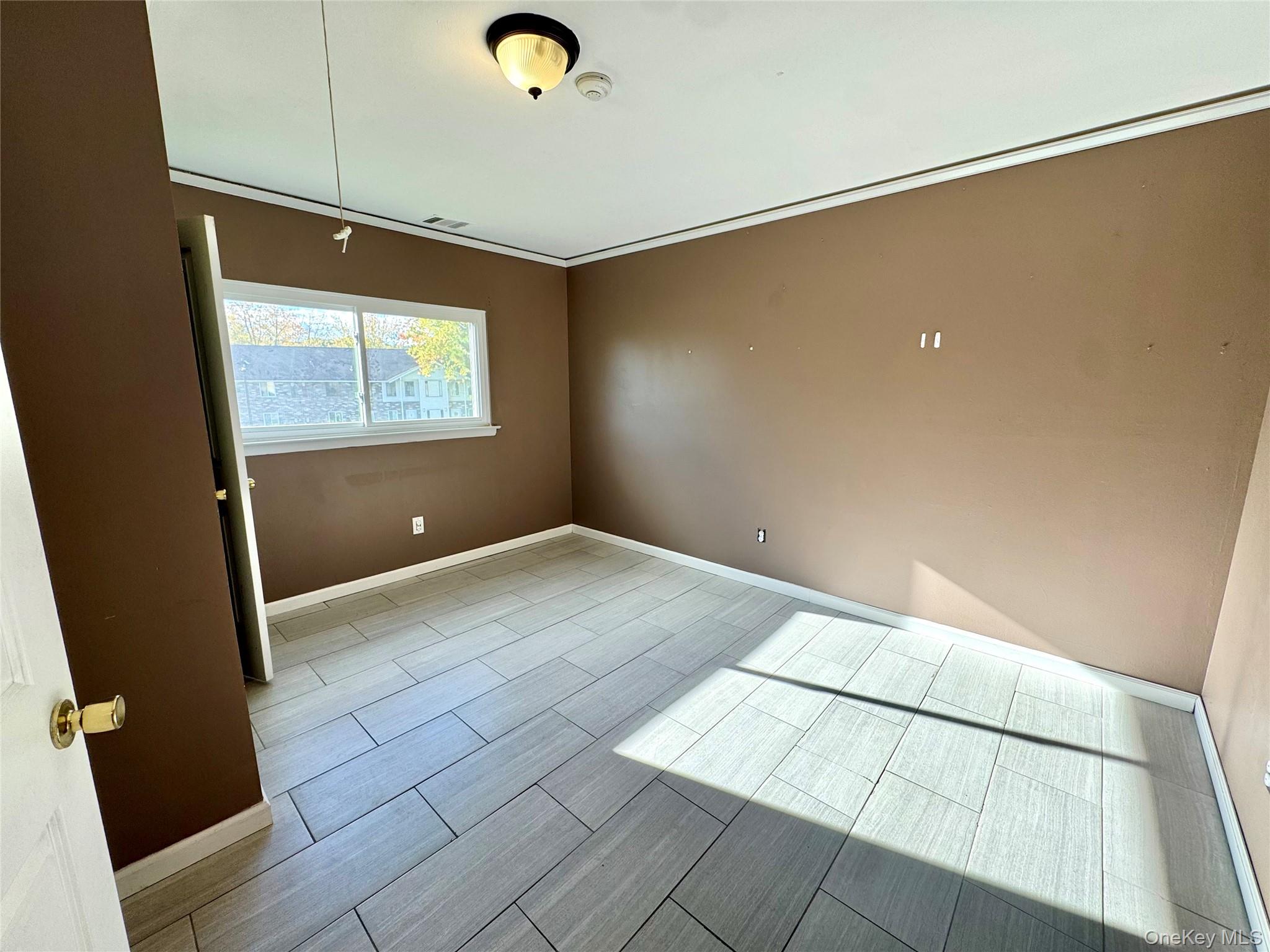 #6 photo, 138 N Pointe Circle, サフォーク郡 Coram , NY 11727