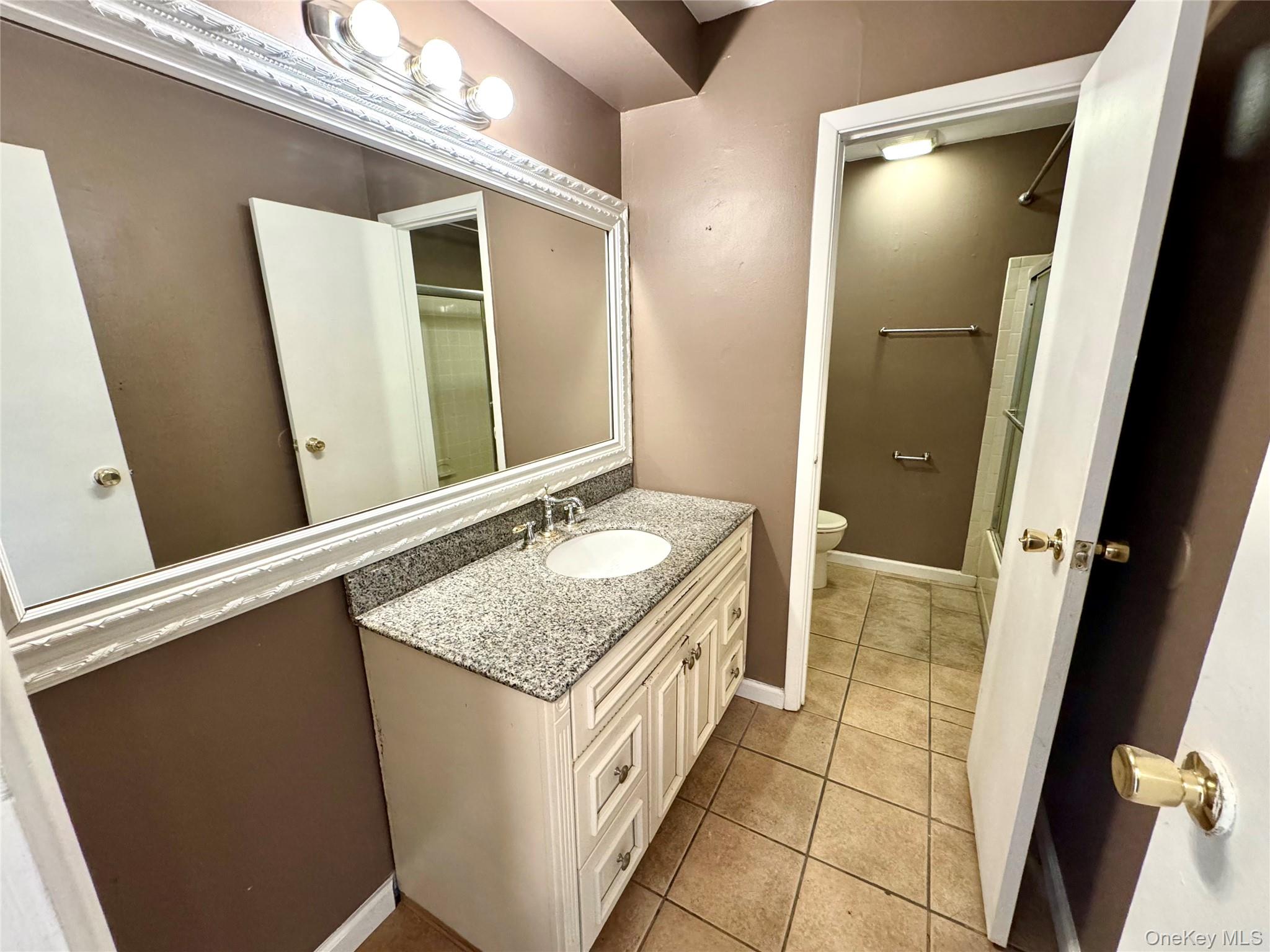 #7 photo, 138 N Pointe Circle, サフォーク郡 Coram , NY 11727