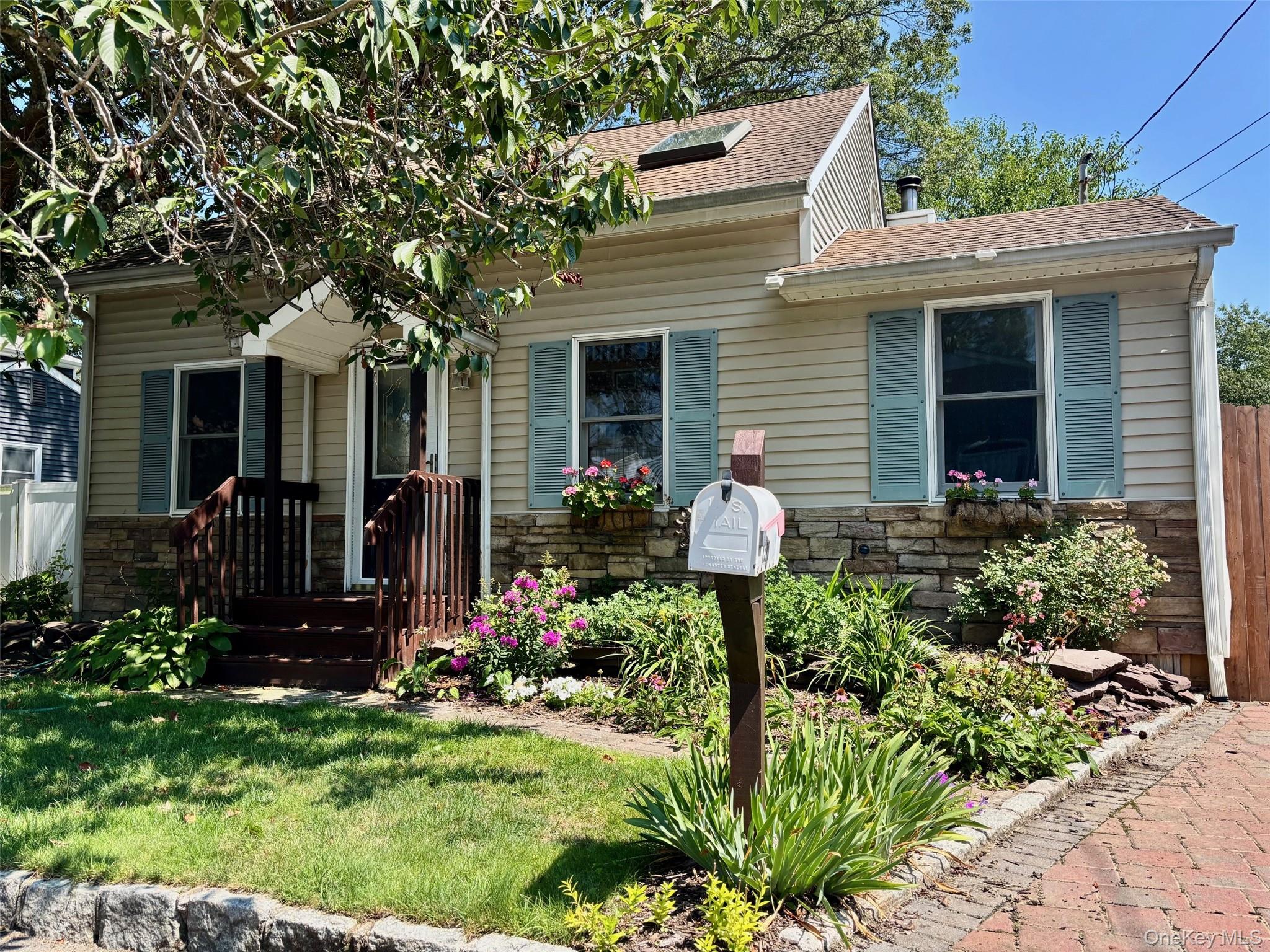 #2 photo, 1529 Carl Avenue, Holbrook , NY 11741