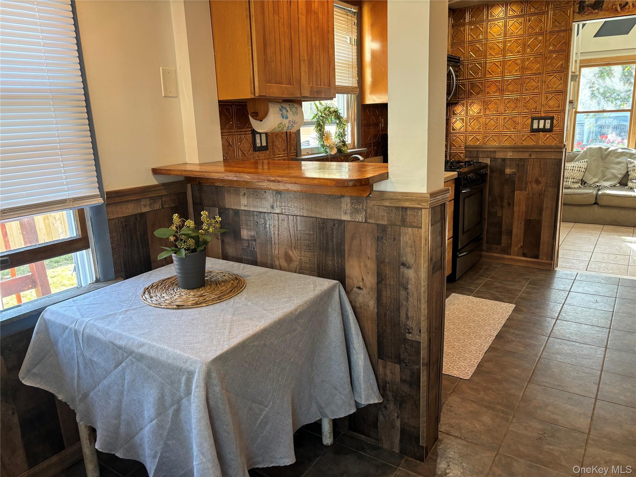 #8 photo, 1529 Carl Avenue, Holbrook , NY 11741