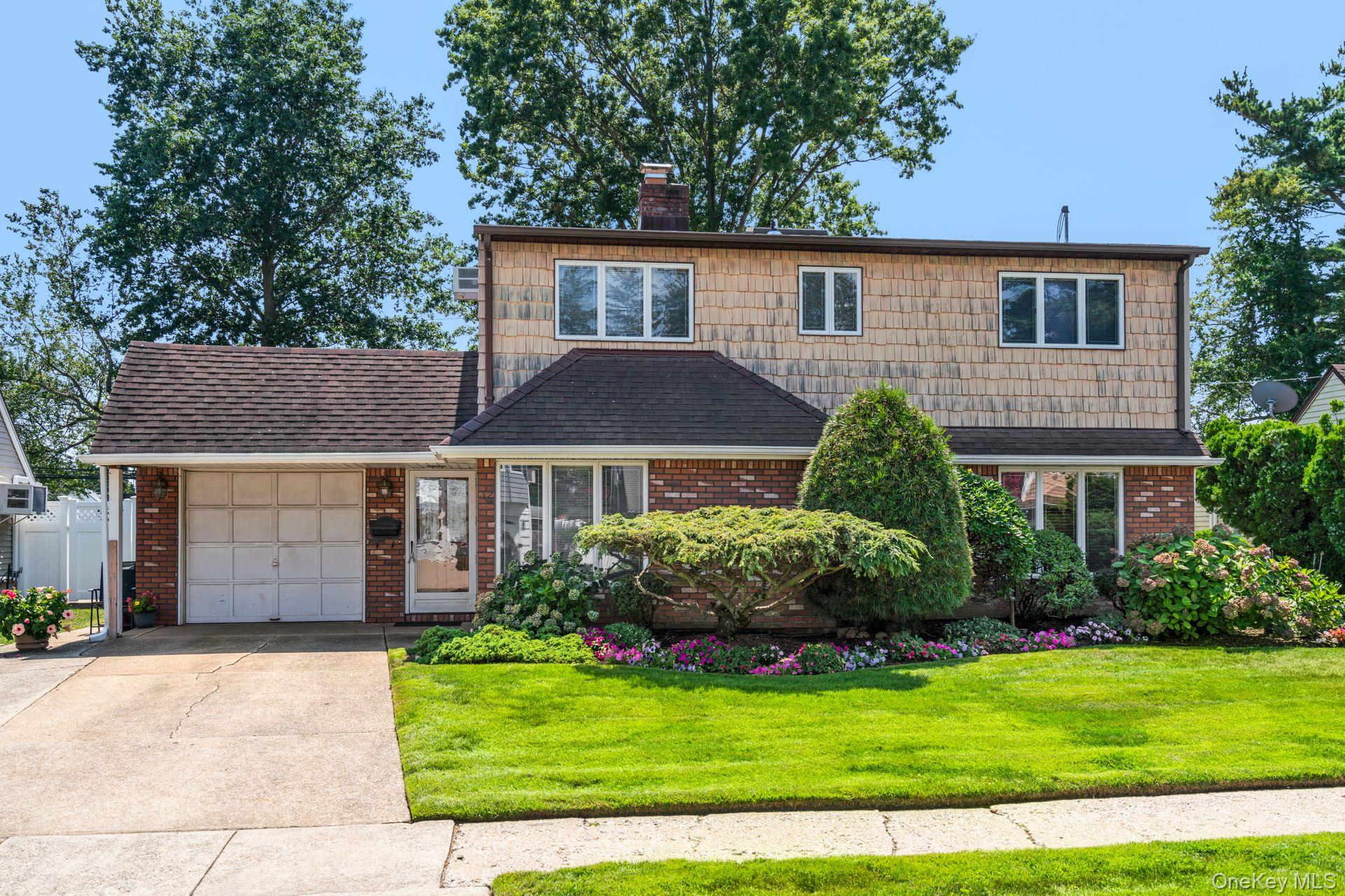 #1 photo, 12 Coachman Lane, 長島 Levittown , NY 11756