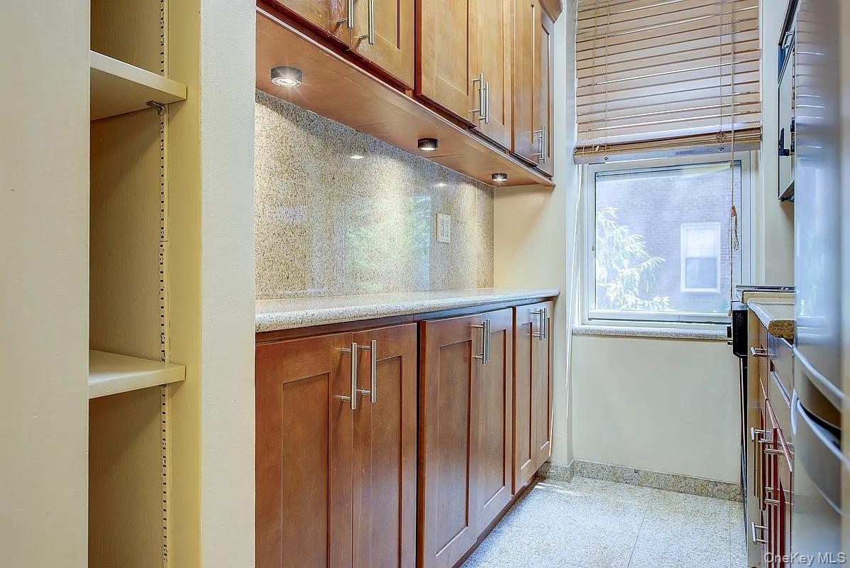 #11 photo, 11034 73rd Road, クイーンズ区 Forest Hills , NY 11375