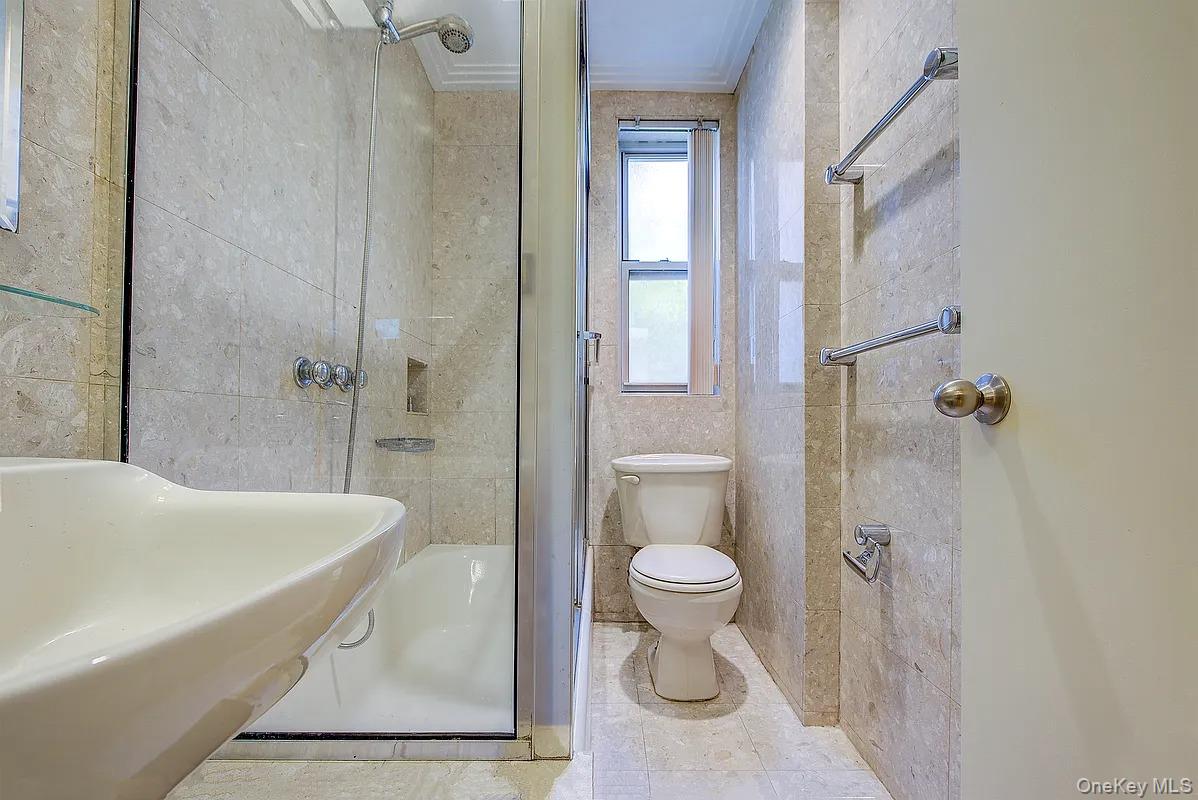 #18 photo, 11034 73rd Road, クイーンズ区 Forest Hills , NY 11375