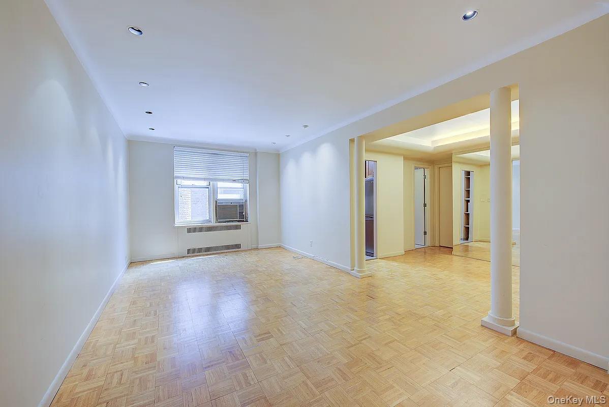 #2 photo, 11034 73rd Road, クイーンズ区 Forest Hills , NY 11375